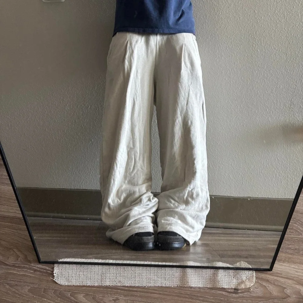 Vintage Y2K/2000s Baggy Light Grey Wide Leg Streetwear Sweatpants! Fits M